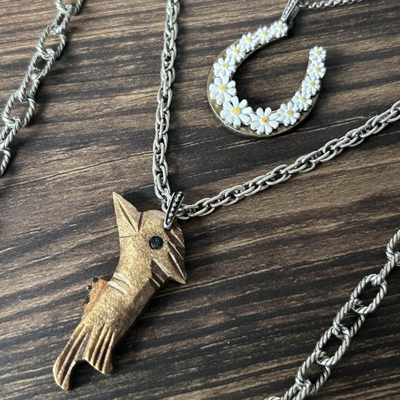 2000s Layered Horseshoe Flower Necklace ASO Alex Russo - Picture 7 of 12